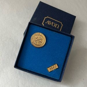 🌻3/$15🌻 Avon president club pin